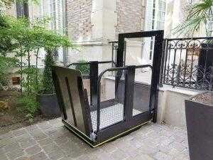 Rolstoel platformlift plaat opgeklapt