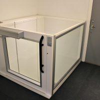 Platformlift half open bovenste stopplaats