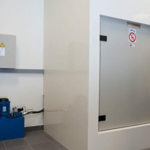 Kleingoederenlift voor opslag bij Bremmer Schoenen