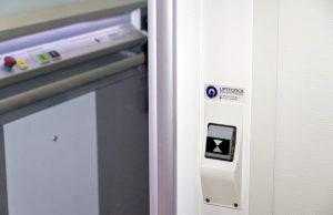 Platformlift-met-impulsdrukknop