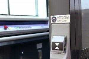 overname besturing aan buitenkant lift