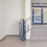 plateautraplift voor trappen met bochten