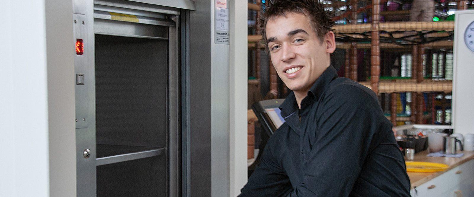 Horecalift met bediening