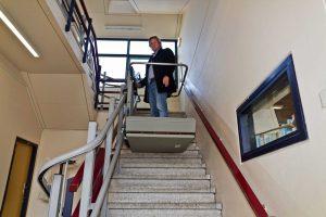 Plateaulift langs trap