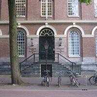 Plateautraplift als rolstoellift Maagdenhuis Amsterdam