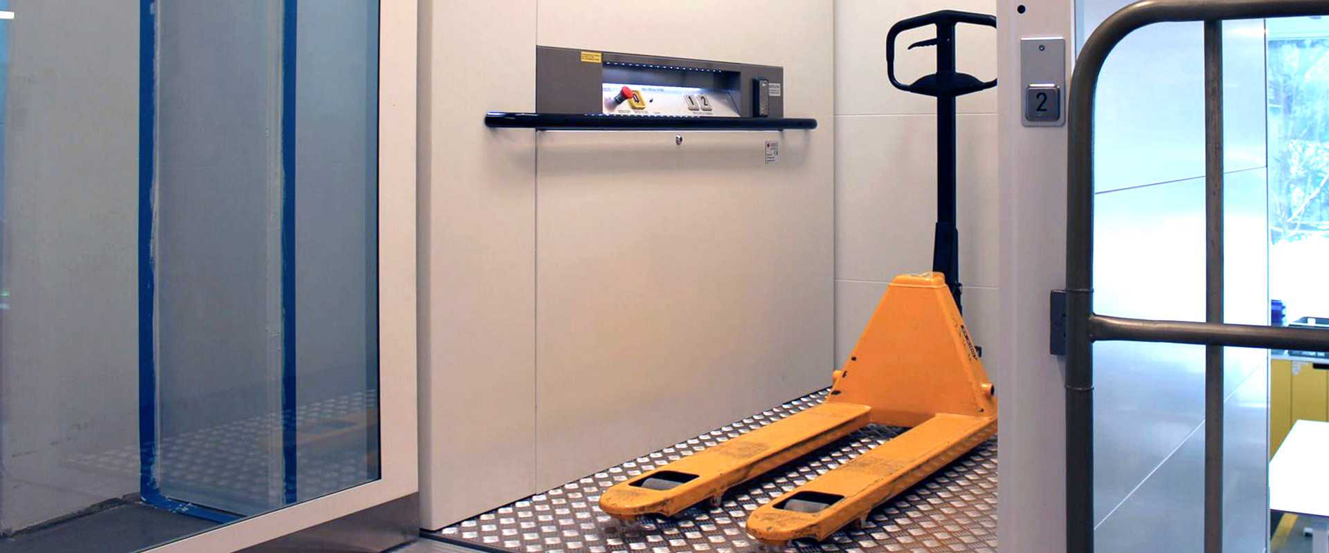 Platformlift / brancardlift / beddenlift