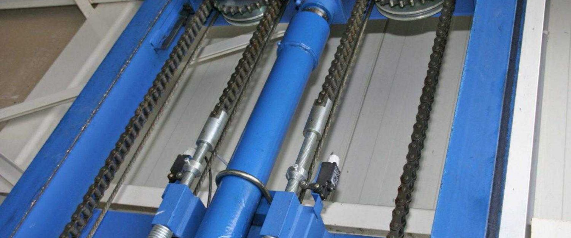 hefkolom solide goederenlift 3000kg